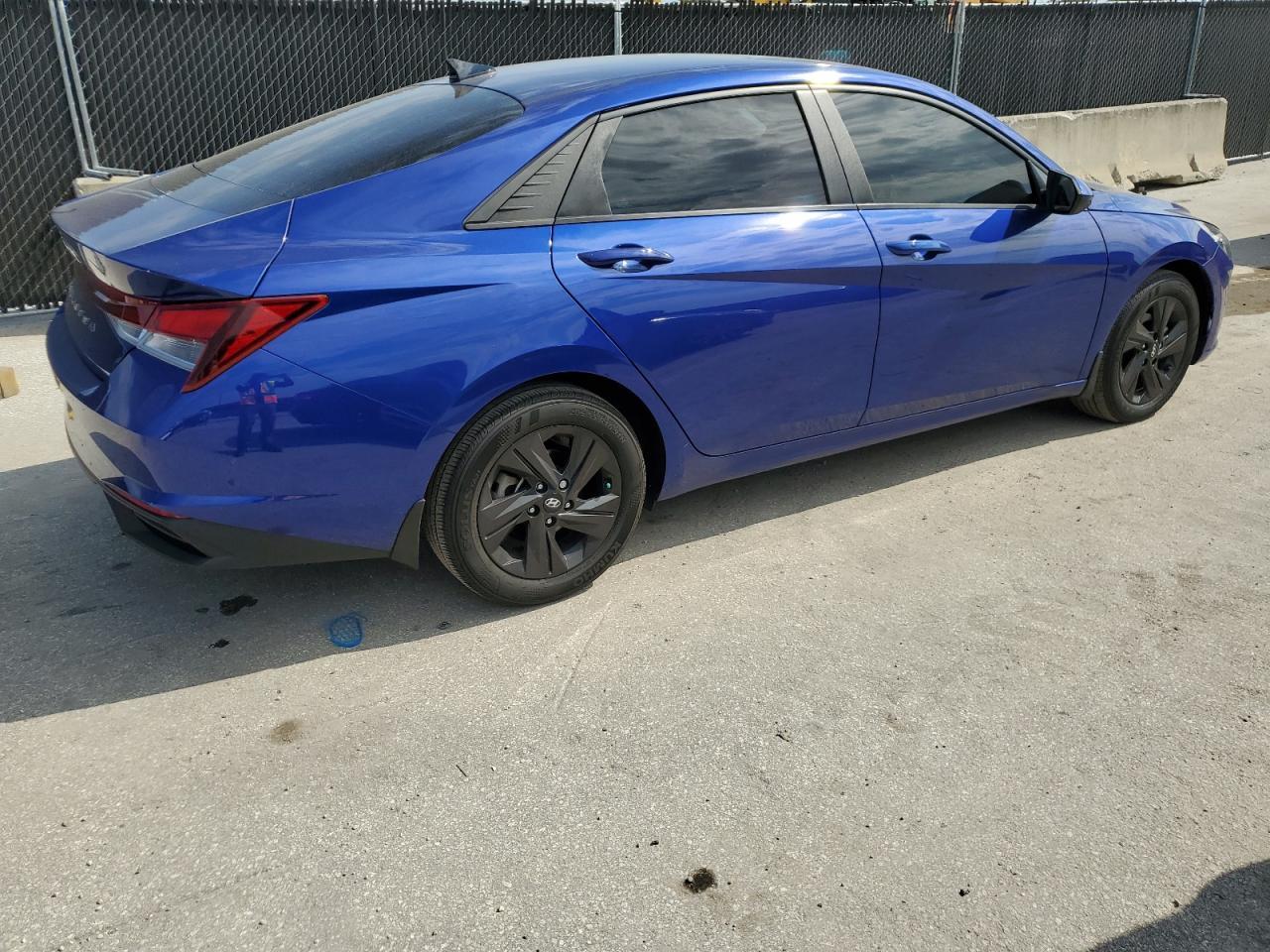 2023 Hyundai Elantra Sel - Фото 3