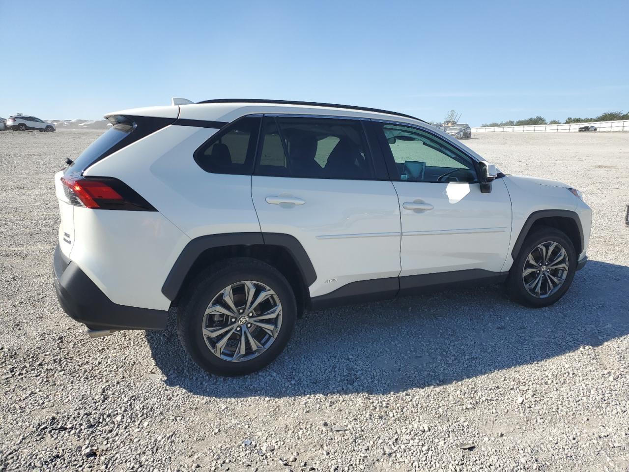 2022 Toyota Rav4 Xle Premium - Фото 3