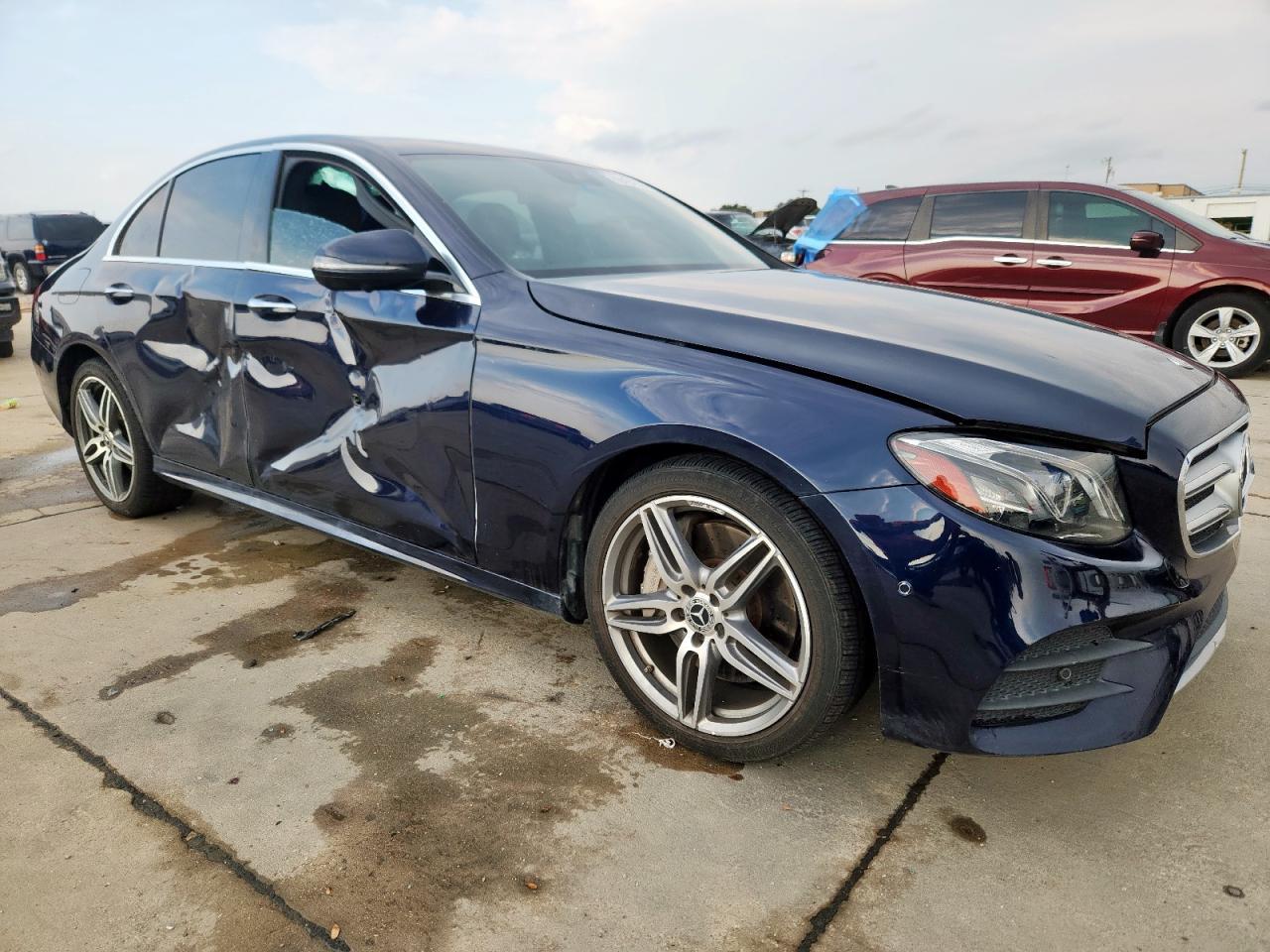 2019 Mercedes-Benz E 300 - Фото 4