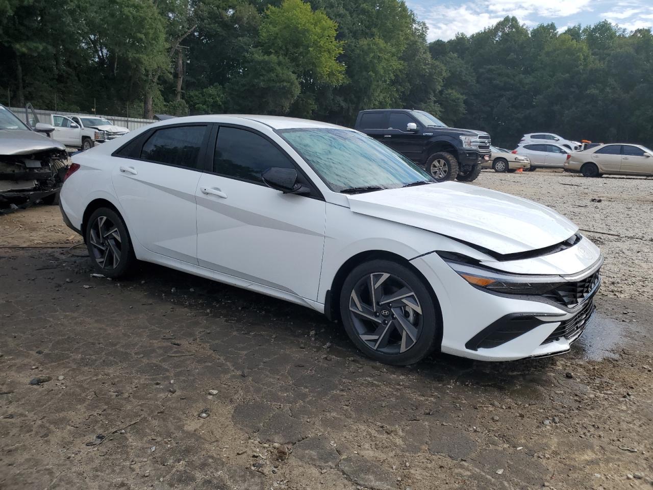 2025 Hyundai Elantra Sel Sport - Image 4