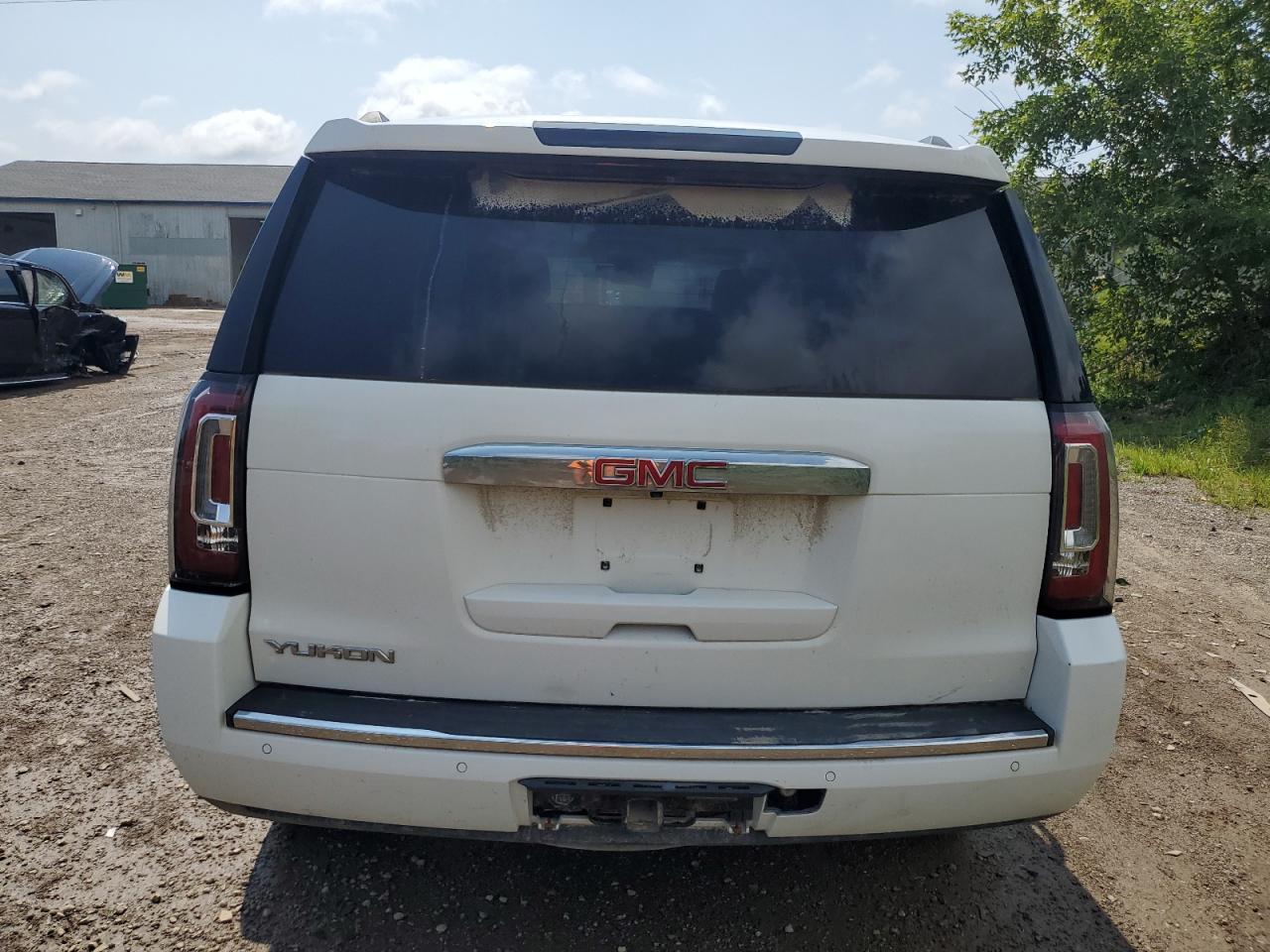 2015 GMC Yukon Denali - Image 6