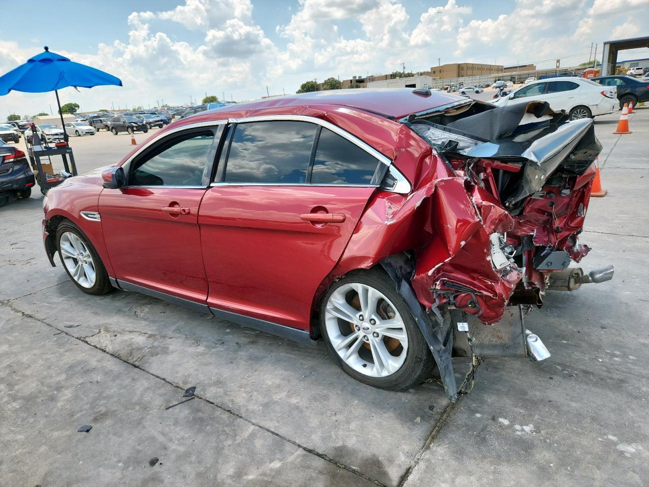 2015 Ford Taurus Se - Image 2