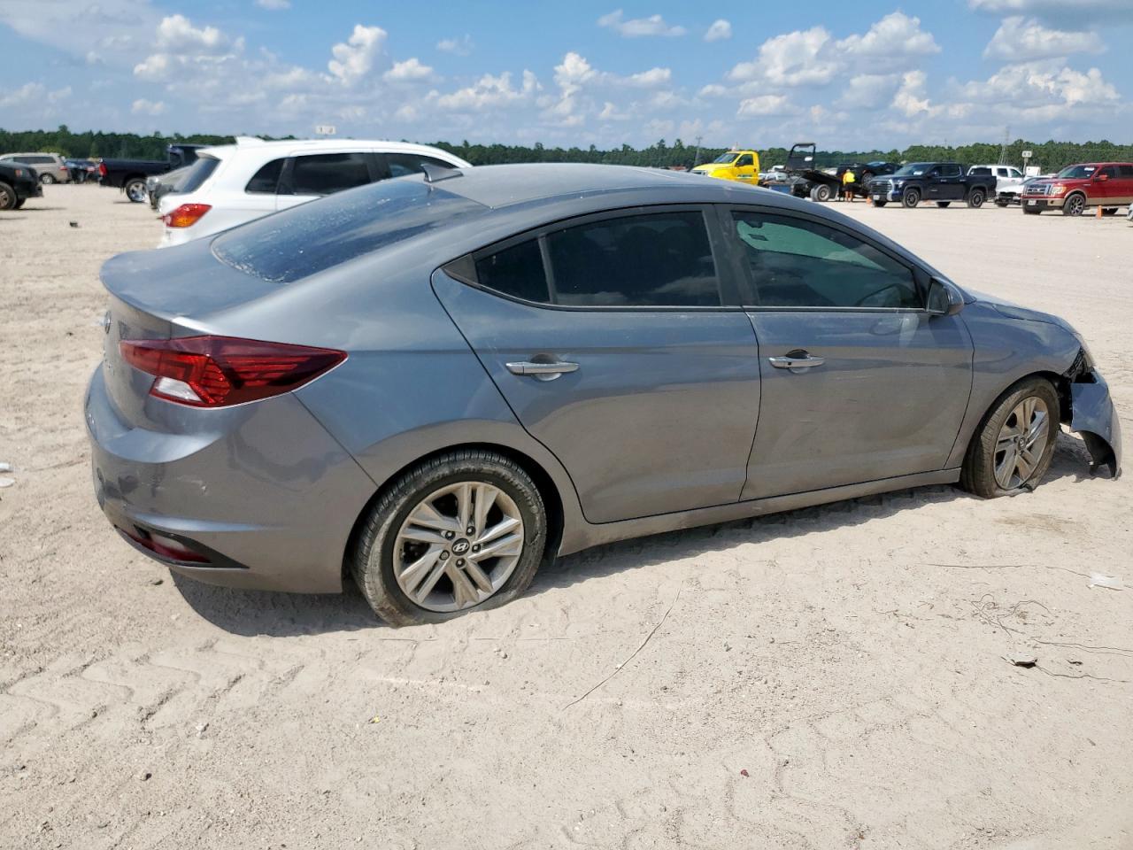 2019 Hyundai Elantra Sel - Image 3