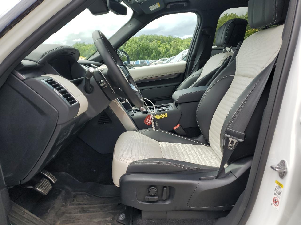 2024 Land Rover Discovery Metropolitan Edition - Image 7