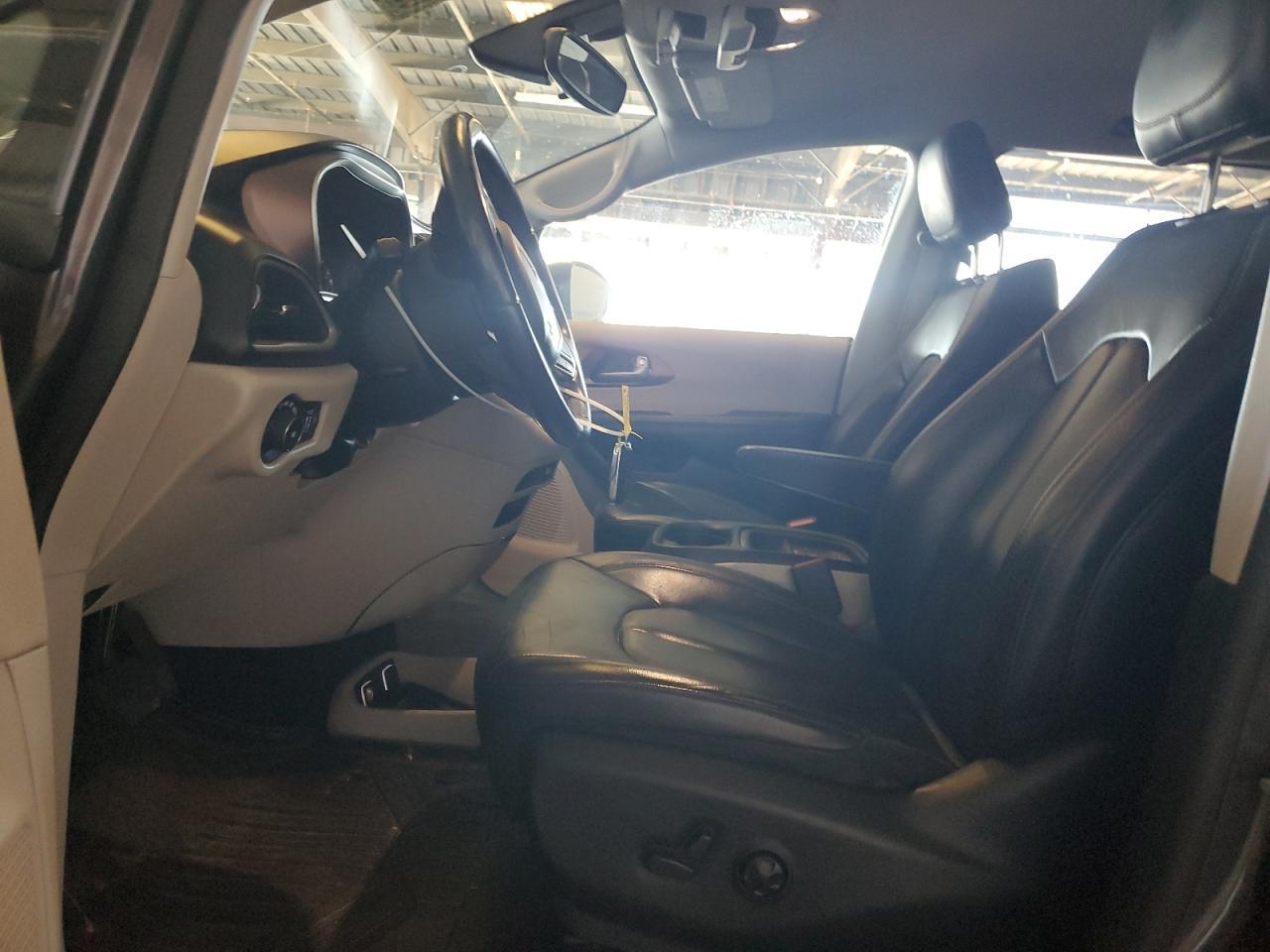 2018 Chrysler Pacifica Touring L - Фото 7