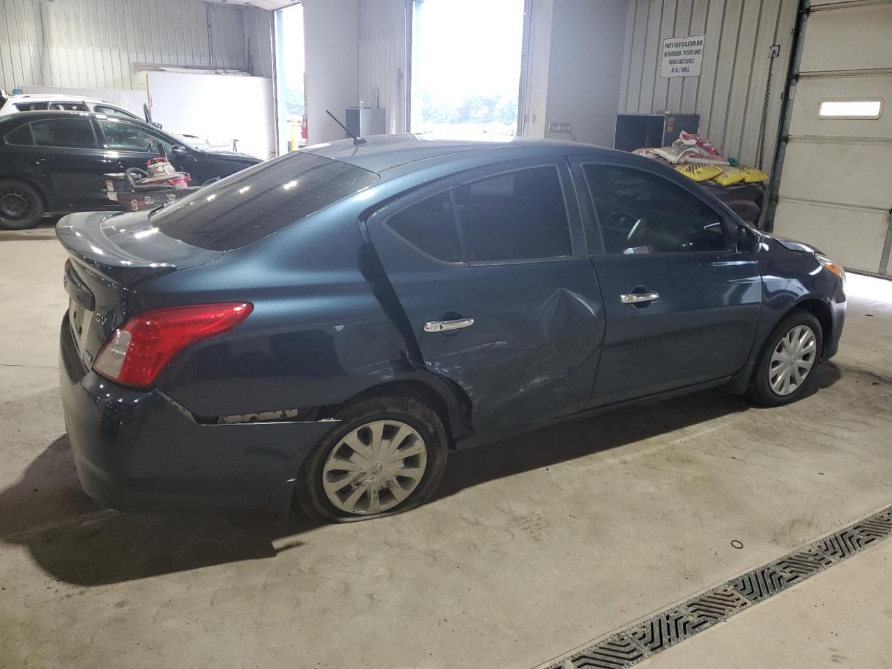 2016 Nissan Versa S - Image 3