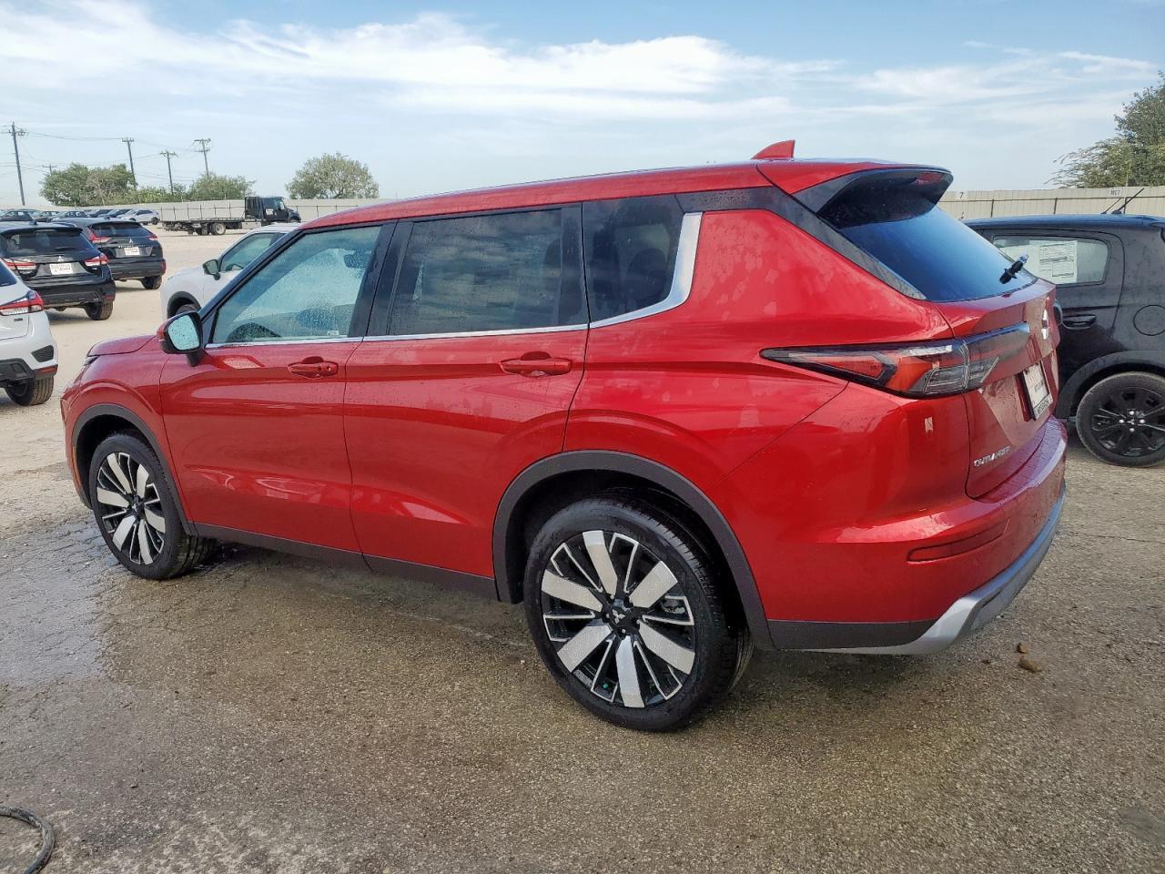 2025 Mitsubishi Outlander Se - Фото 2