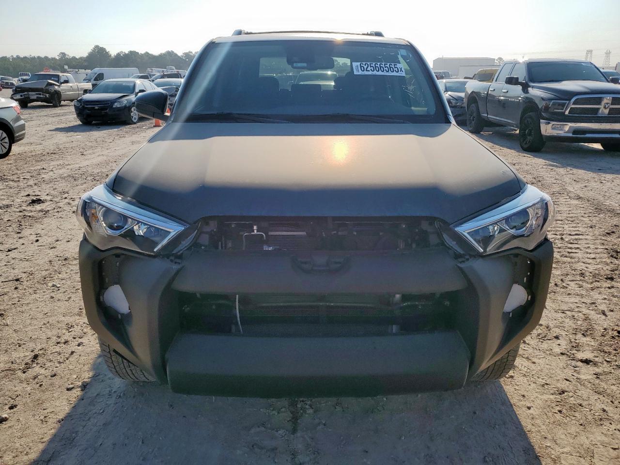 2023 Toyota 4Runner Sr5 - Image 5