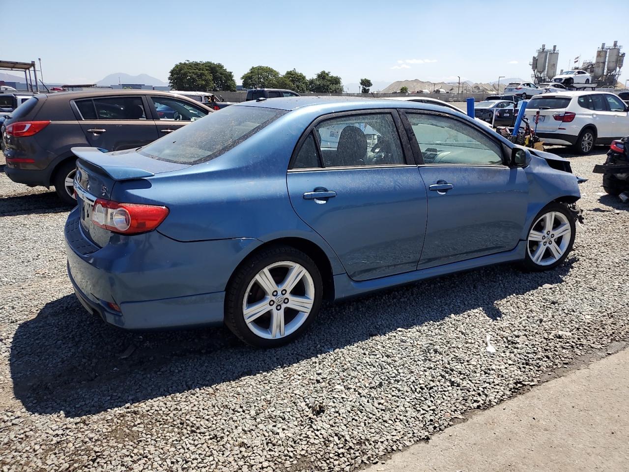 2013 Toyota Corolla Base - Фото 3