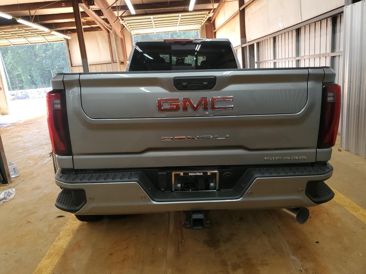 2025 GMC Sierra K3500 Denali - Фото 6