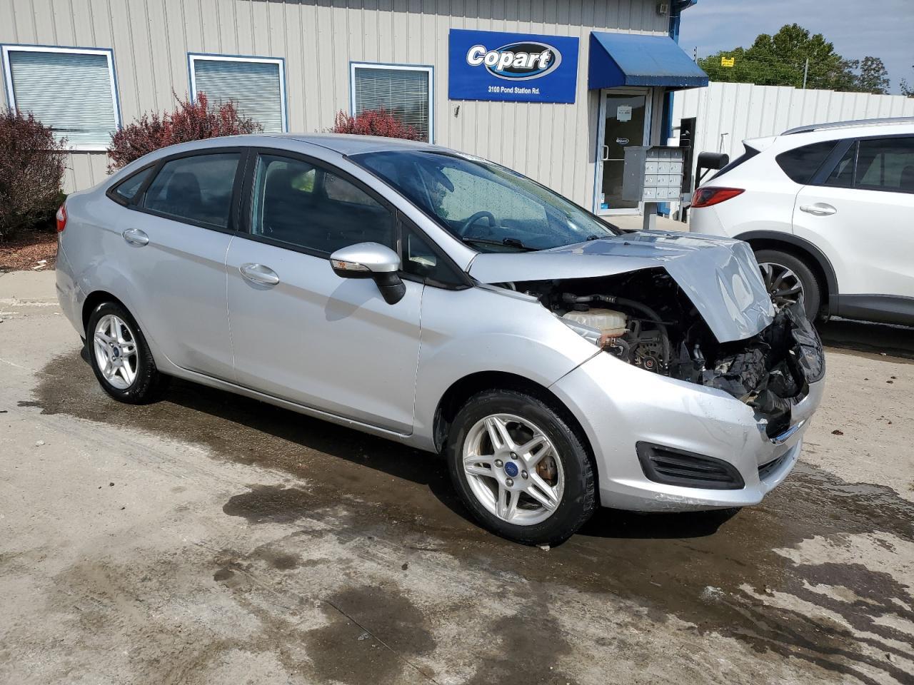 2017 Ford Fiesta Se - Фото 4