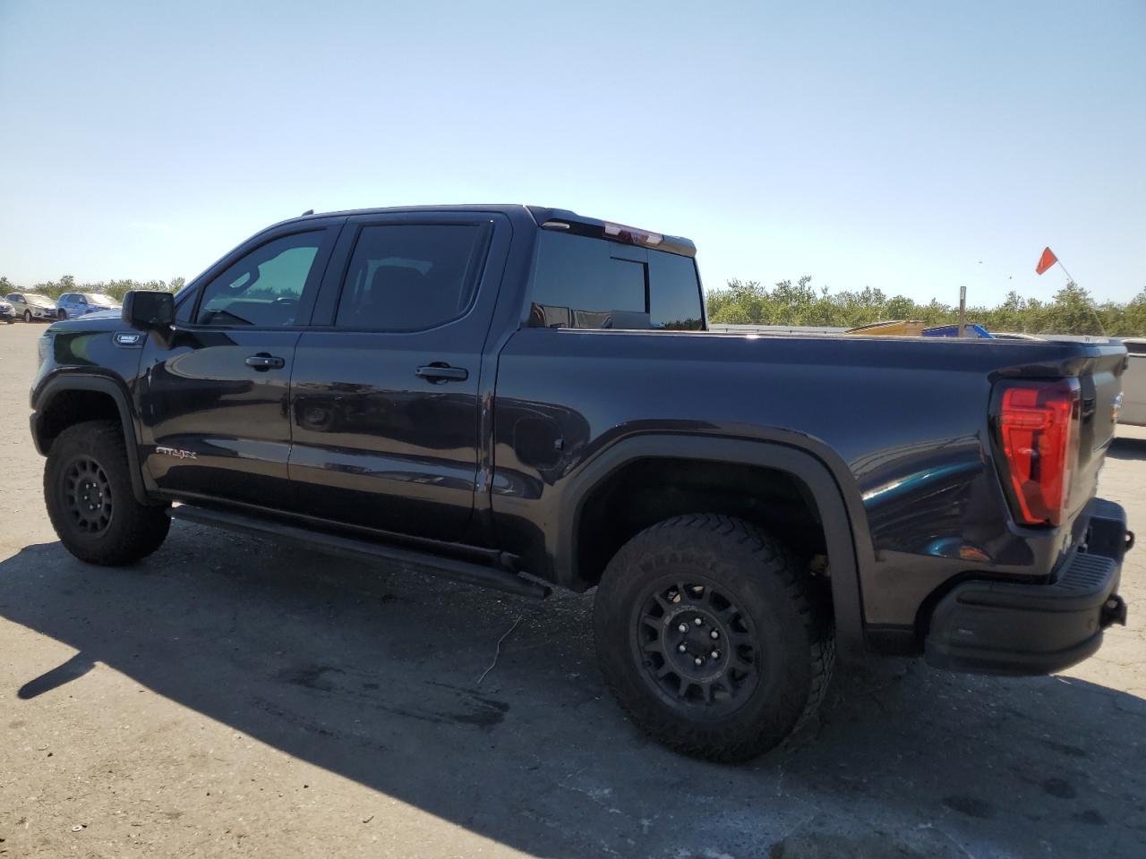 2024 GMC Sierra K1500 At4X - Фото 2