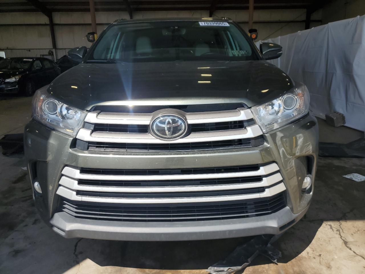 2018 Toyota Highlander Se - Фото 5