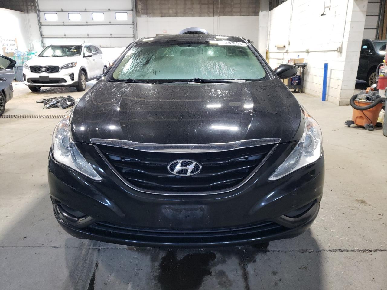 2012 Hyundai Sonata Gls - Image 5