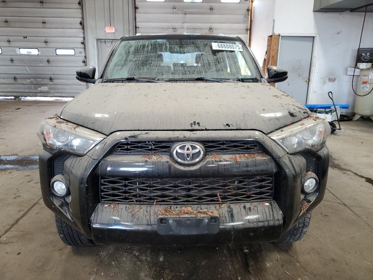 2014 Toyota 4Runner Sr5 - Image 5