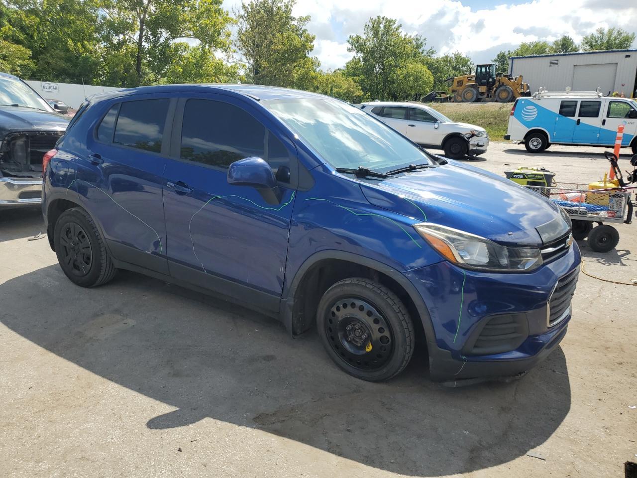 2017 Chevrolet Trax Ls - Image 4
