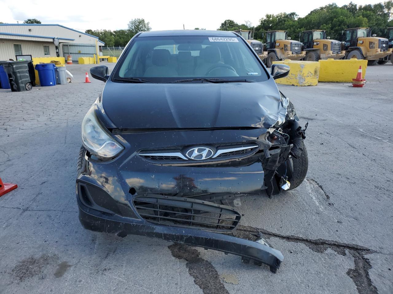 2012 Hyundai Accent Gls - Фото 5