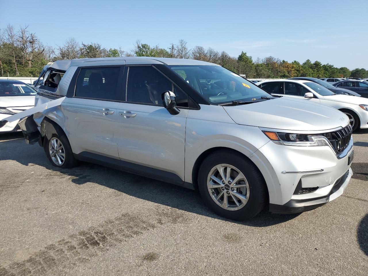 2022 Kia Carnival Lx - Фото 4