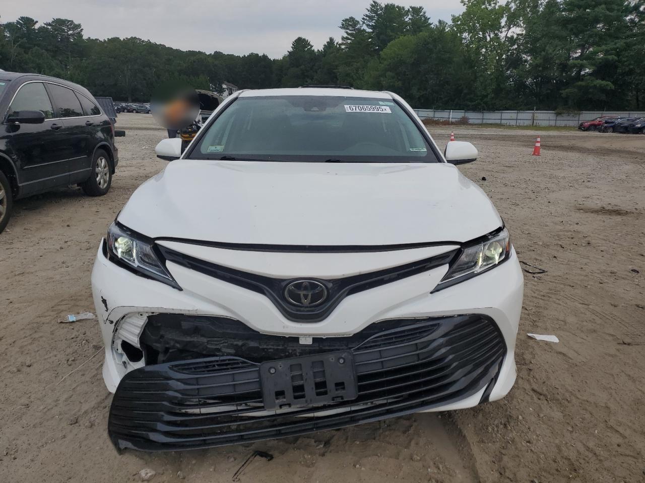 2020 Toyota Camry Le - Image 5