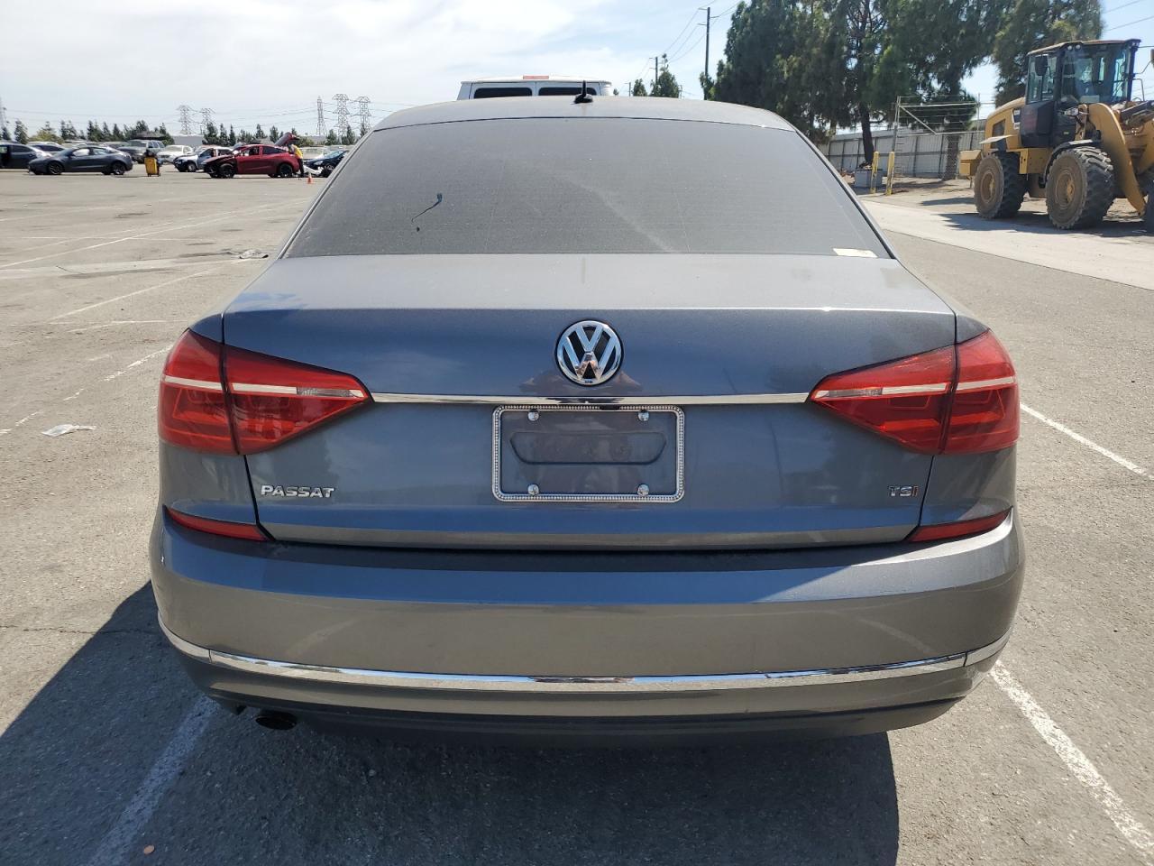 2016 Volkswagen Passat S - Фото 6