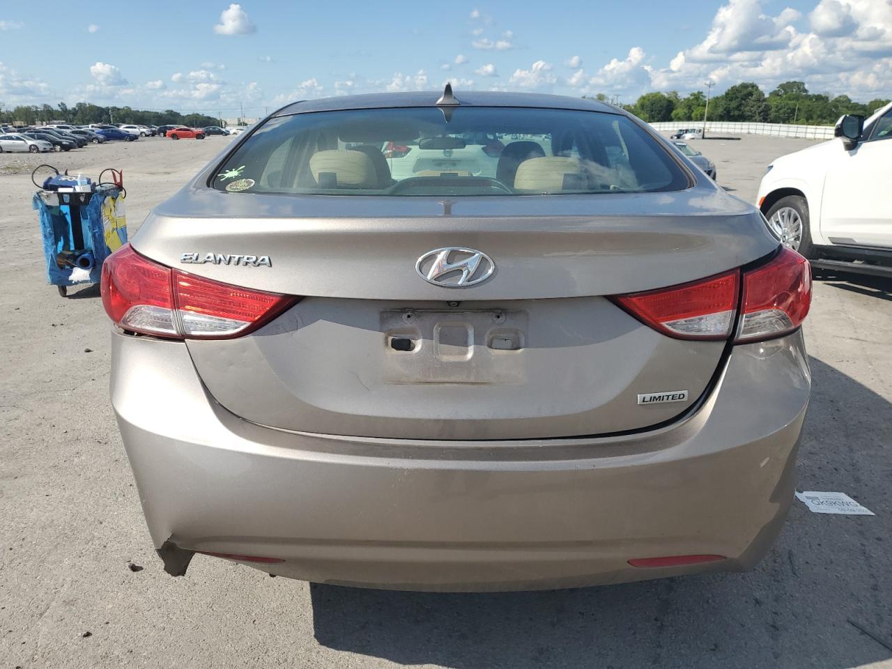 2013 Hyundai Elantra Gls - Image 6