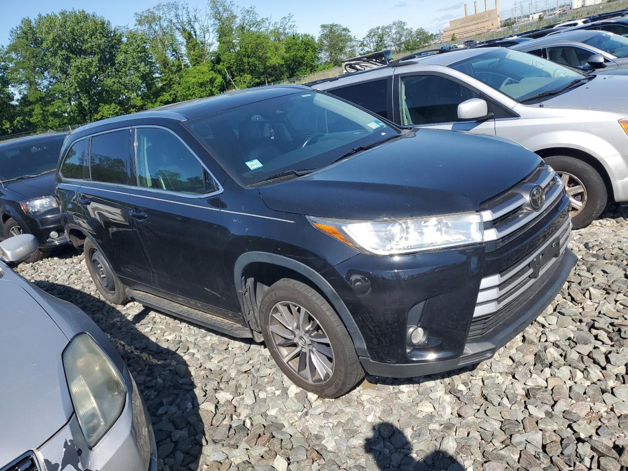 2018 Toyota Highlander Se - Фото 4