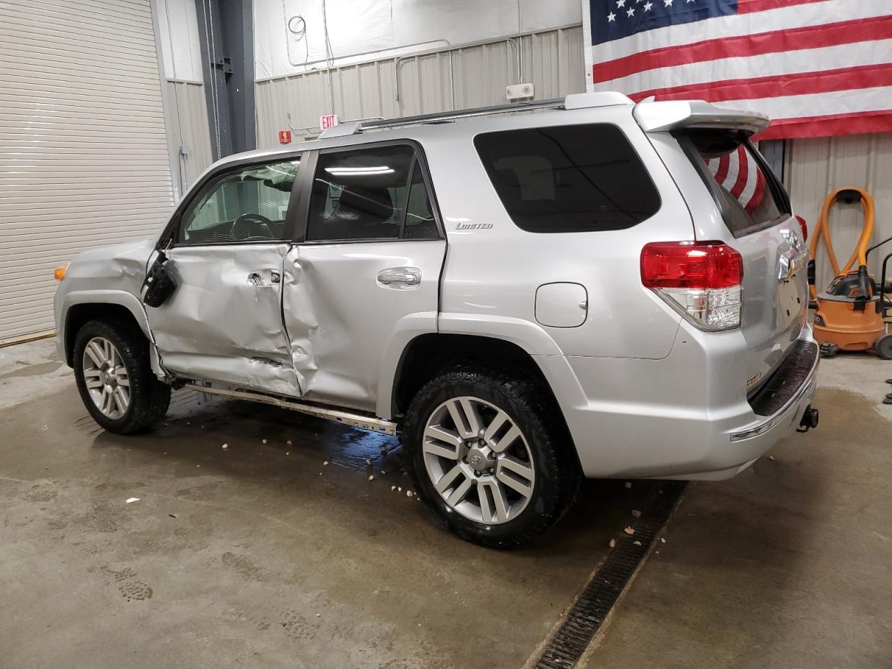 2011 Toyota 4Runner Sr5 - Фото 2