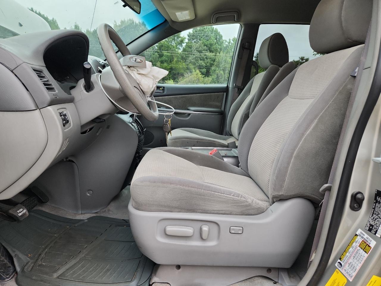 2010 Toyota Sienna Ce - Фото 7