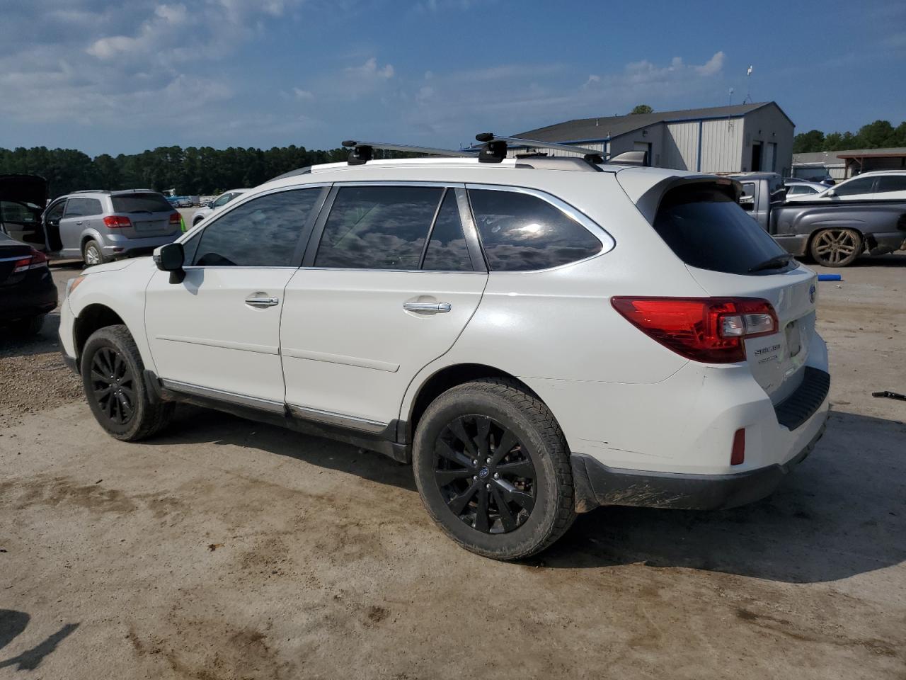 2017 Subaru Outback Touring - Image 2