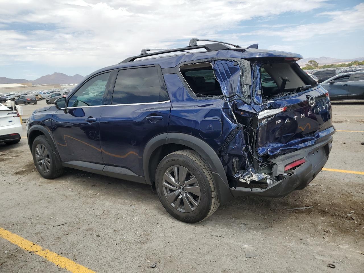 2025 Nissan Pathfinder Sv - Фото 2
