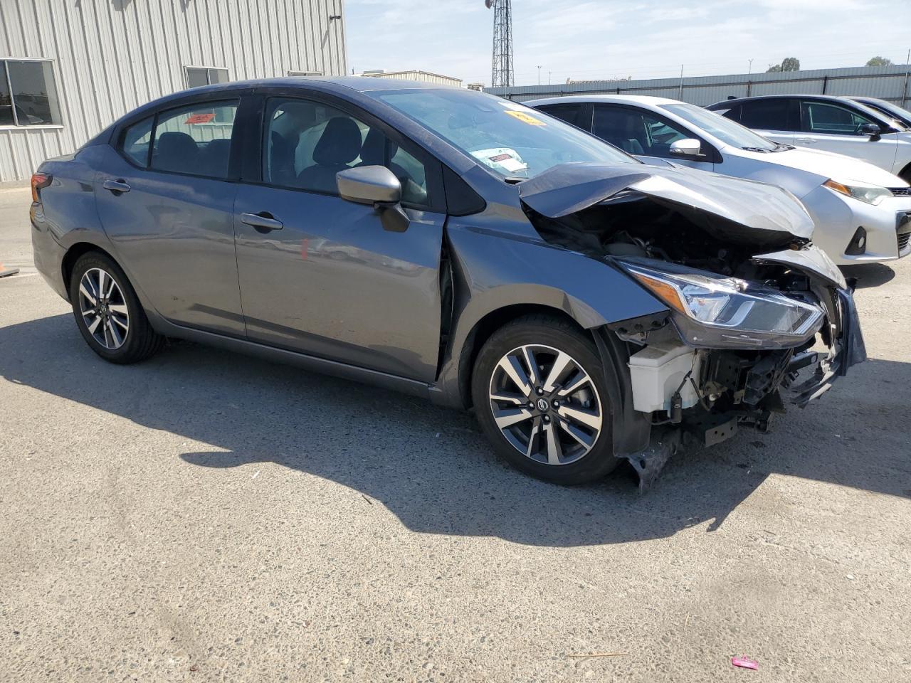 2022 Nissan Versa Sv - Image 4