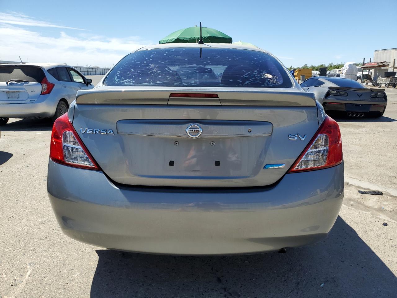 2014 Nissan Versa S - Фото 6