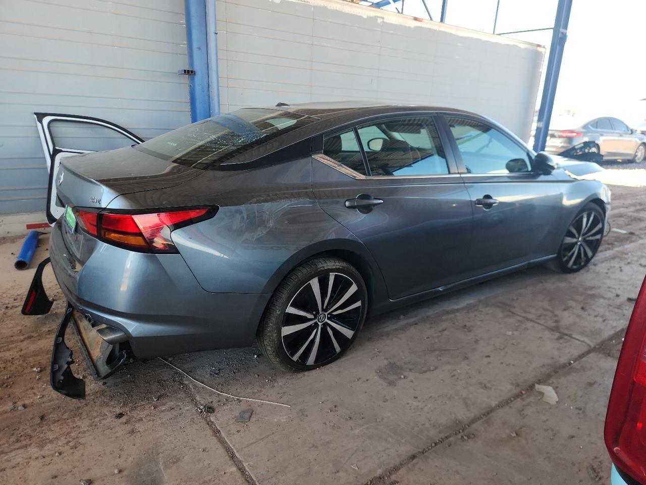 2022 Nissan Altima Sr - Фото 3