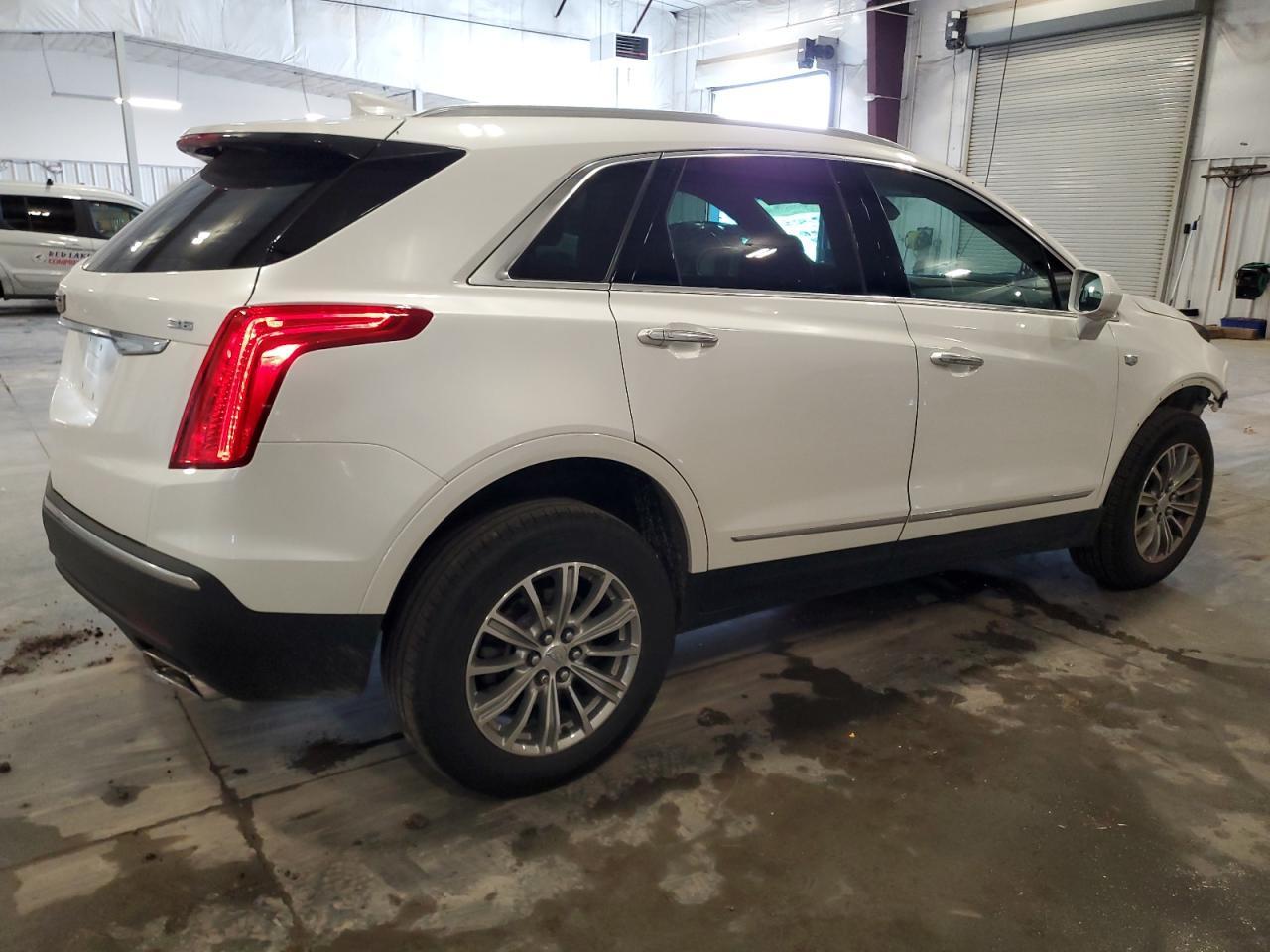 2017 Cadillac Xt5 Luxury - Фото 3