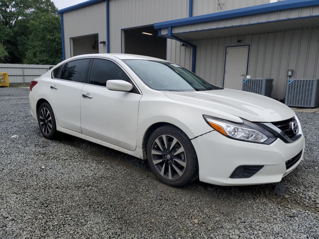 2018 Nissan Altima 2.5 - Image 4