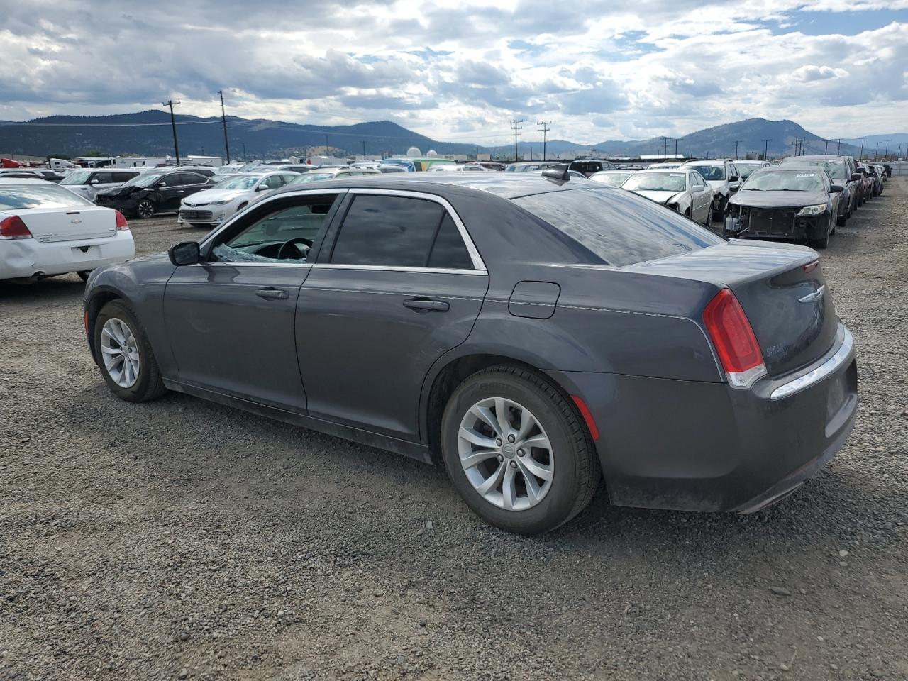 2015 Chrysler 300 Limited - Фото 2