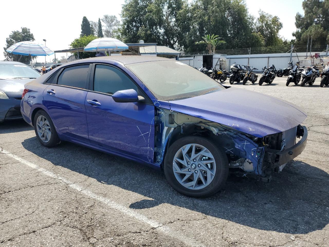 2025 Hyundai Elantra Blue - Фото 4