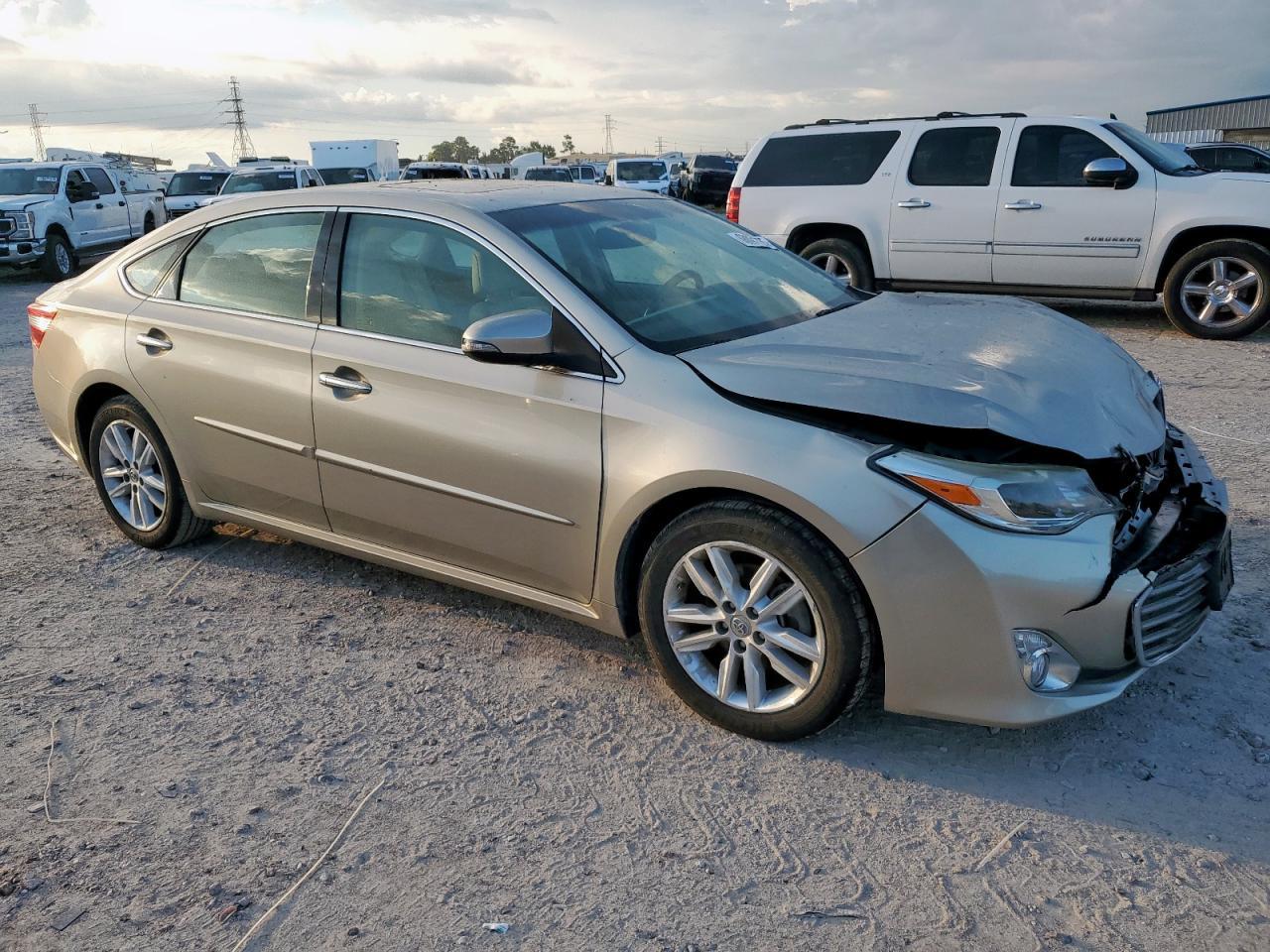 2015 Toyota Avalon Xle - Image 4