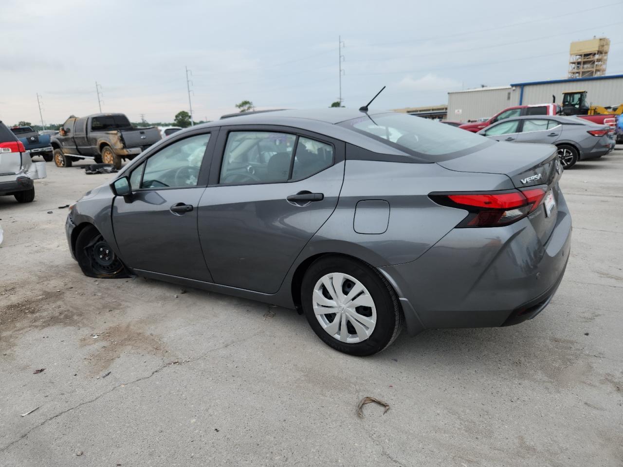 2025 Nissan Versa S - Фото 2