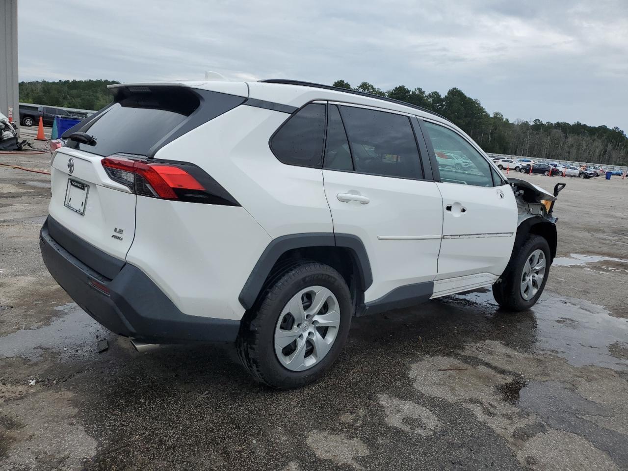 2020 Toyota Rav4 Le - Image 3