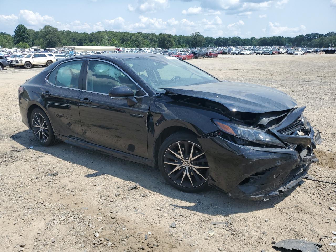 2022 Toyota Camry Se - Фото 4