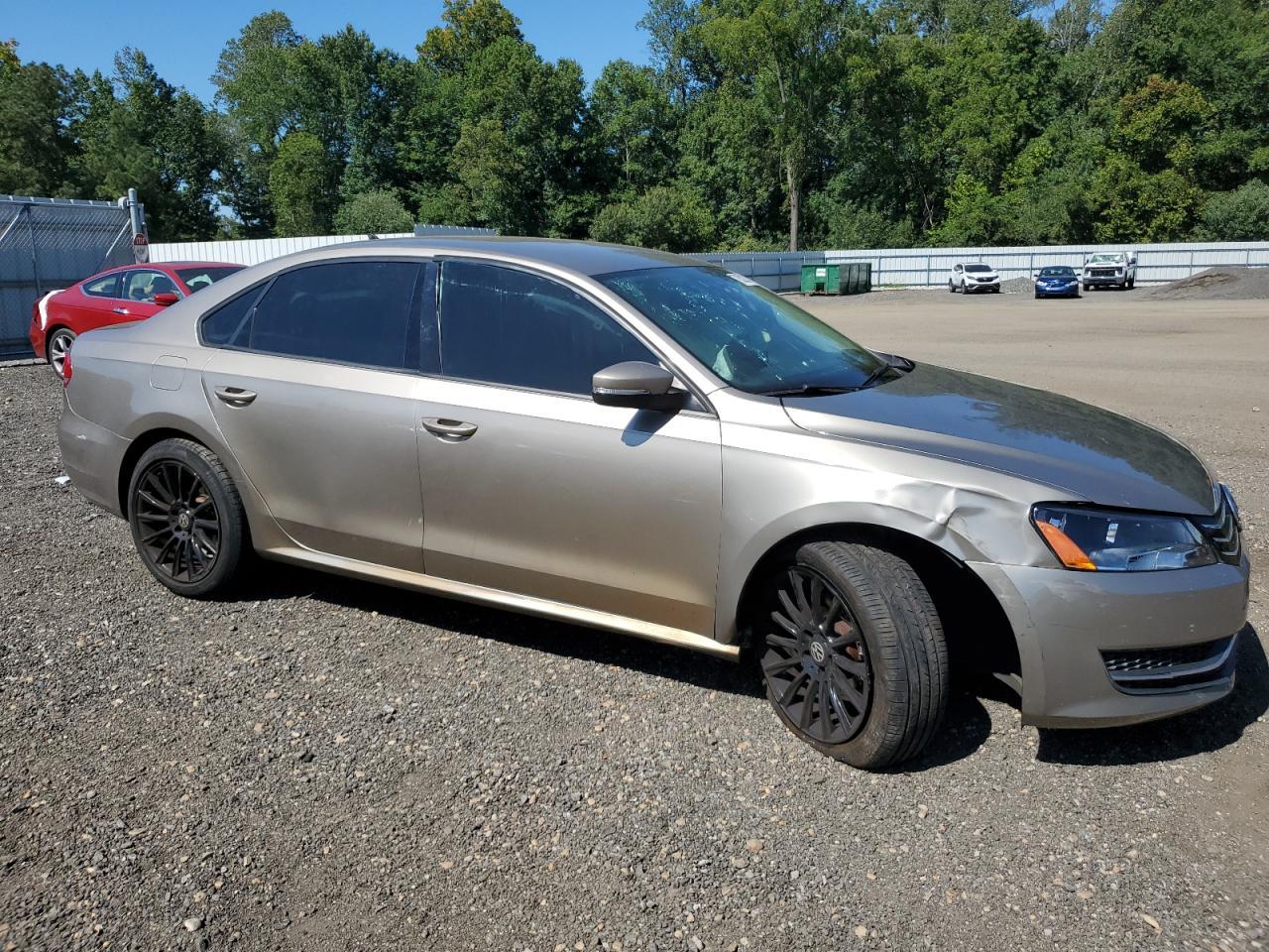2015 Volkswagen Passat S - Фото 4