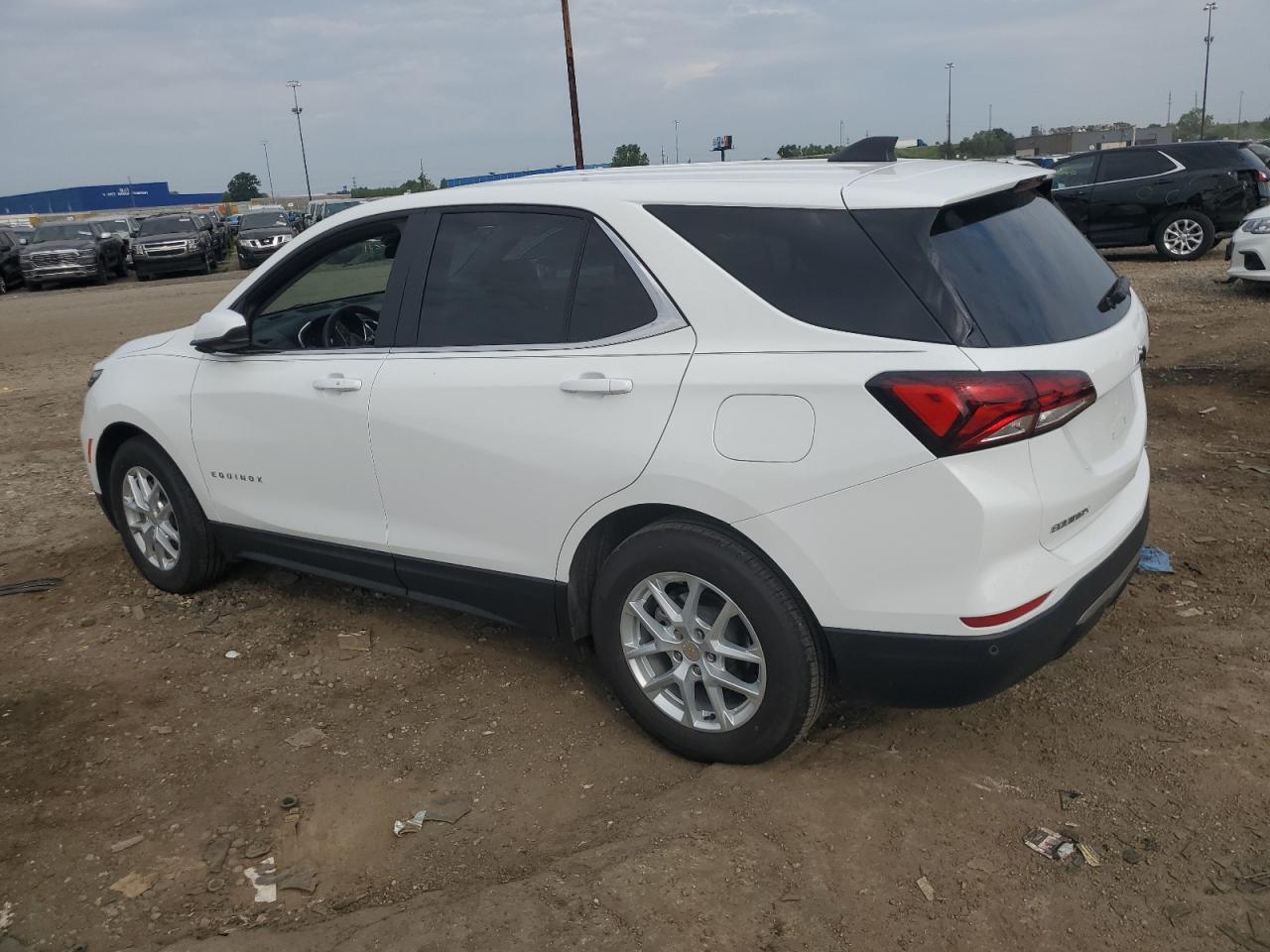 2024 Chevrolet Equinox Lt - Image 2