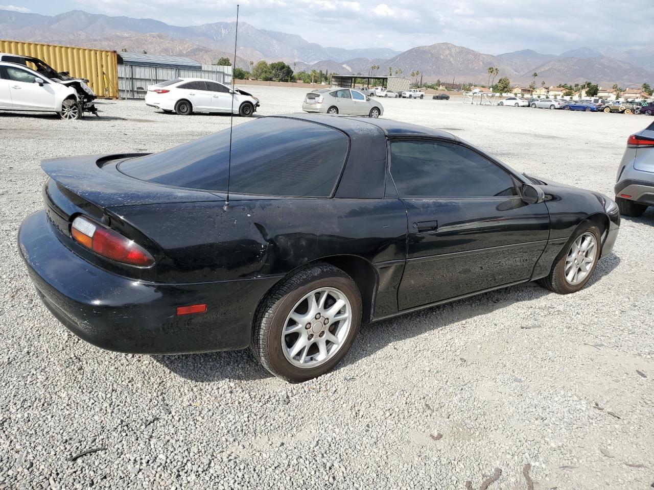 2001 Chevrolet Camaro - Фото 3