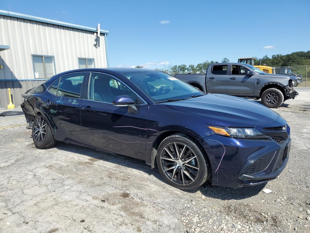2022 Toyota Camry Se - Image 4