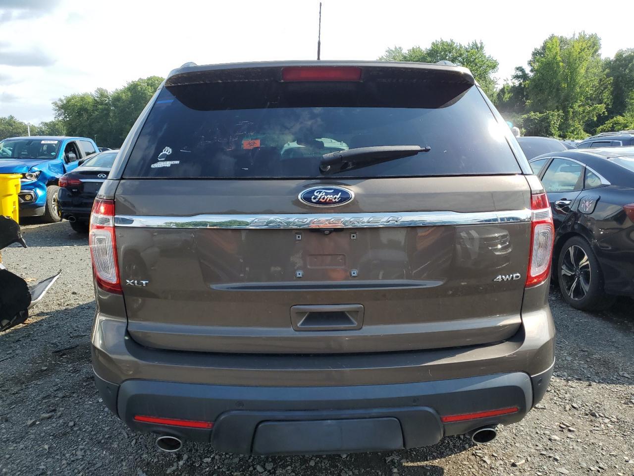 2015 Ford Explorer Xlt - Фото 6
