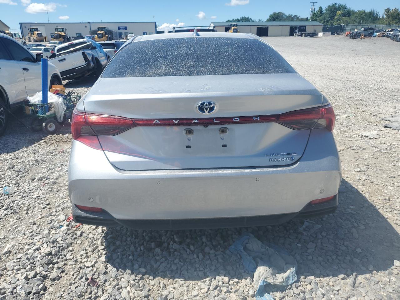 2020 Toyota Avalon Limited - Image 6