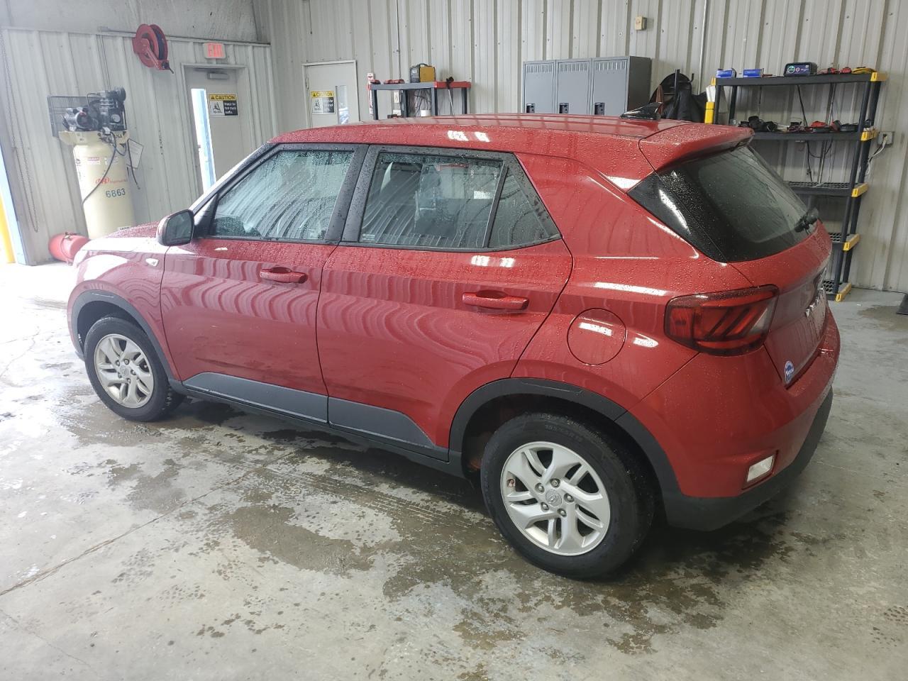 2021 Hyundai Venue Se - Image 2