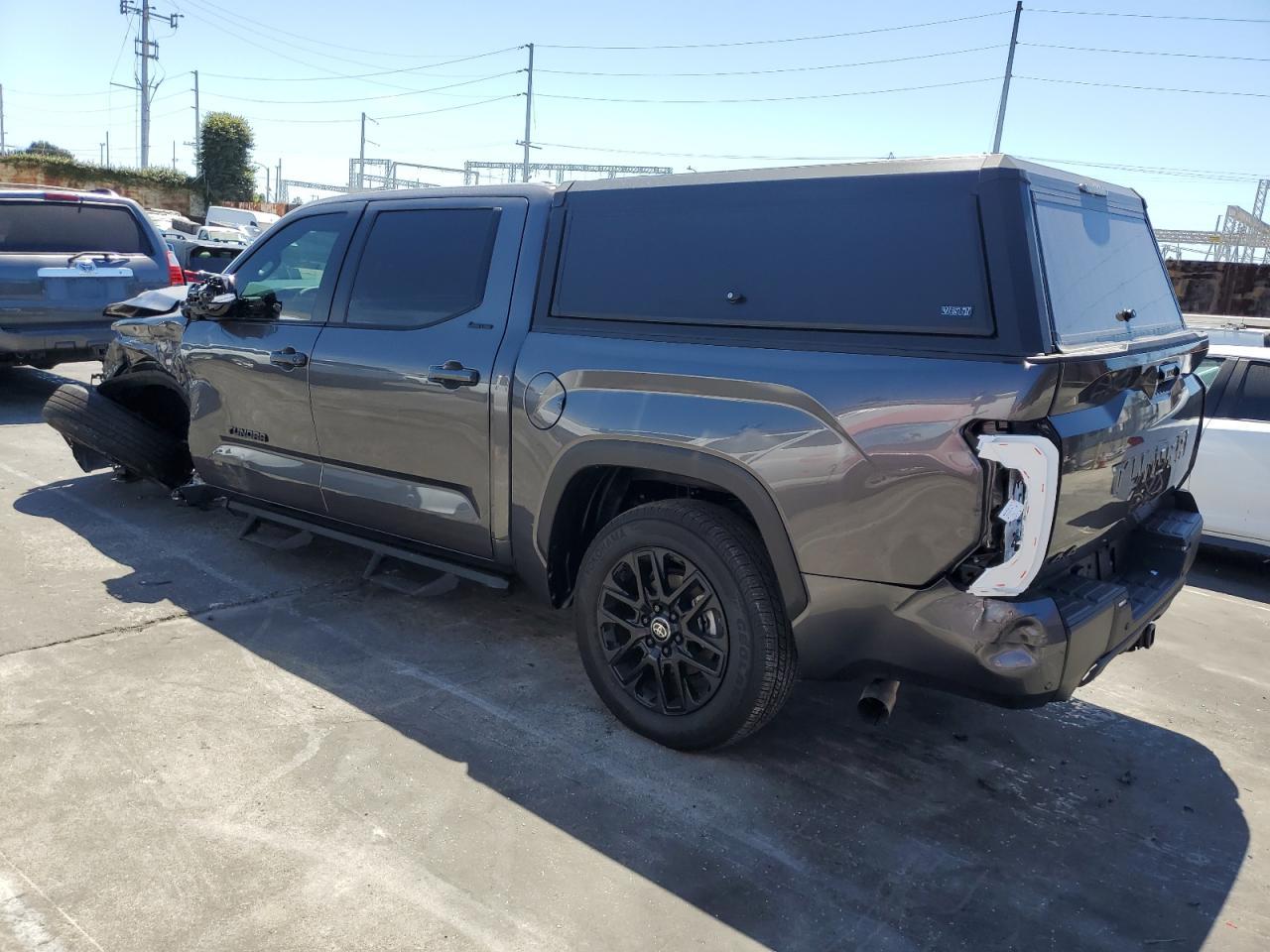 2025 Toyota Tundra Crewmax Limited - Фото 2