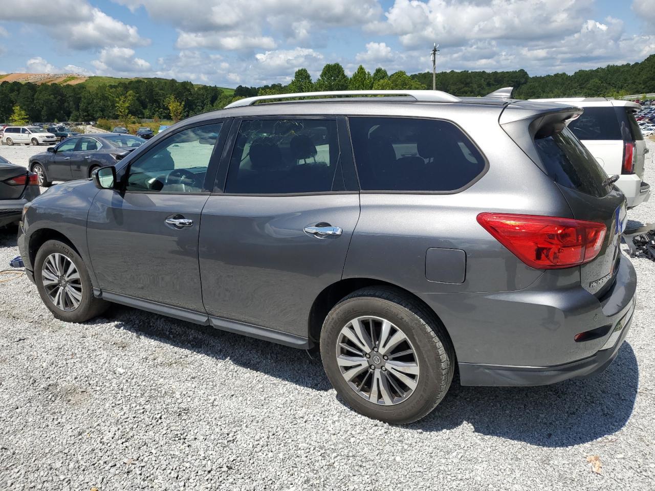 2019 Nissan Pathfinder S - Image 2